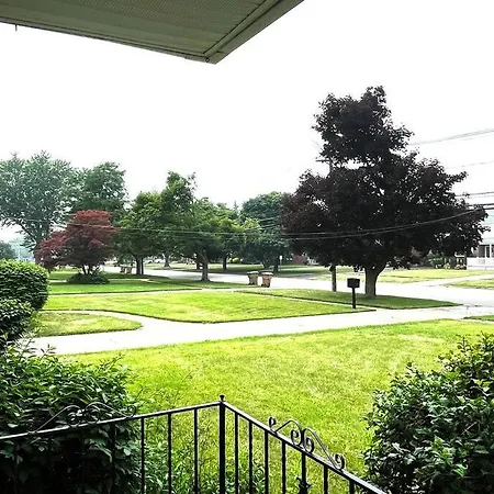 Entire Home In Buffalo - 6 Guests 3 Bedroom 1 Bath - Convenient Location - 25Min To Niagara Falls Exterior photo