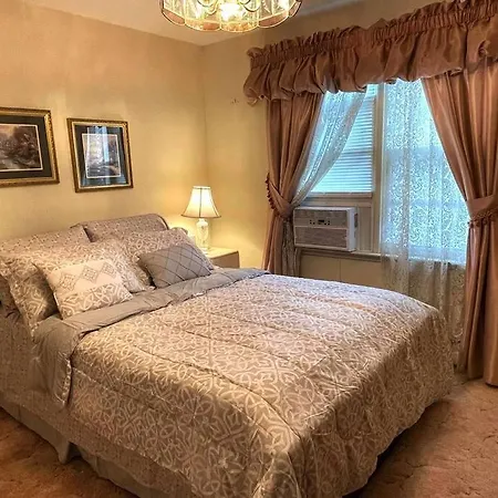 Entire Home In Buffalo - 6 Guests 3 Bedroom 1 Bath - Convenient Location - 25Min To Niagara Falls Exterior photo